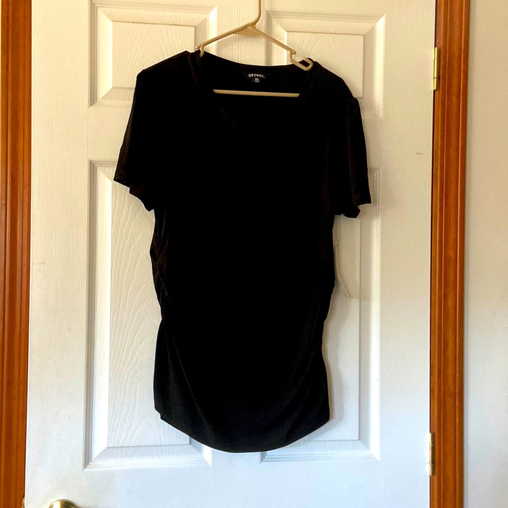 Woman’s black shirt size 16-18